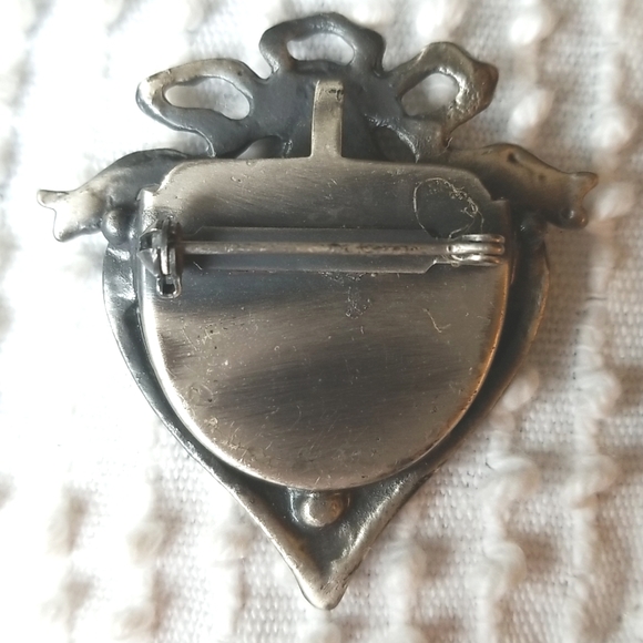 Vintage heart shaped picture frame brooch pin pewter finish - Picture 2 of 4